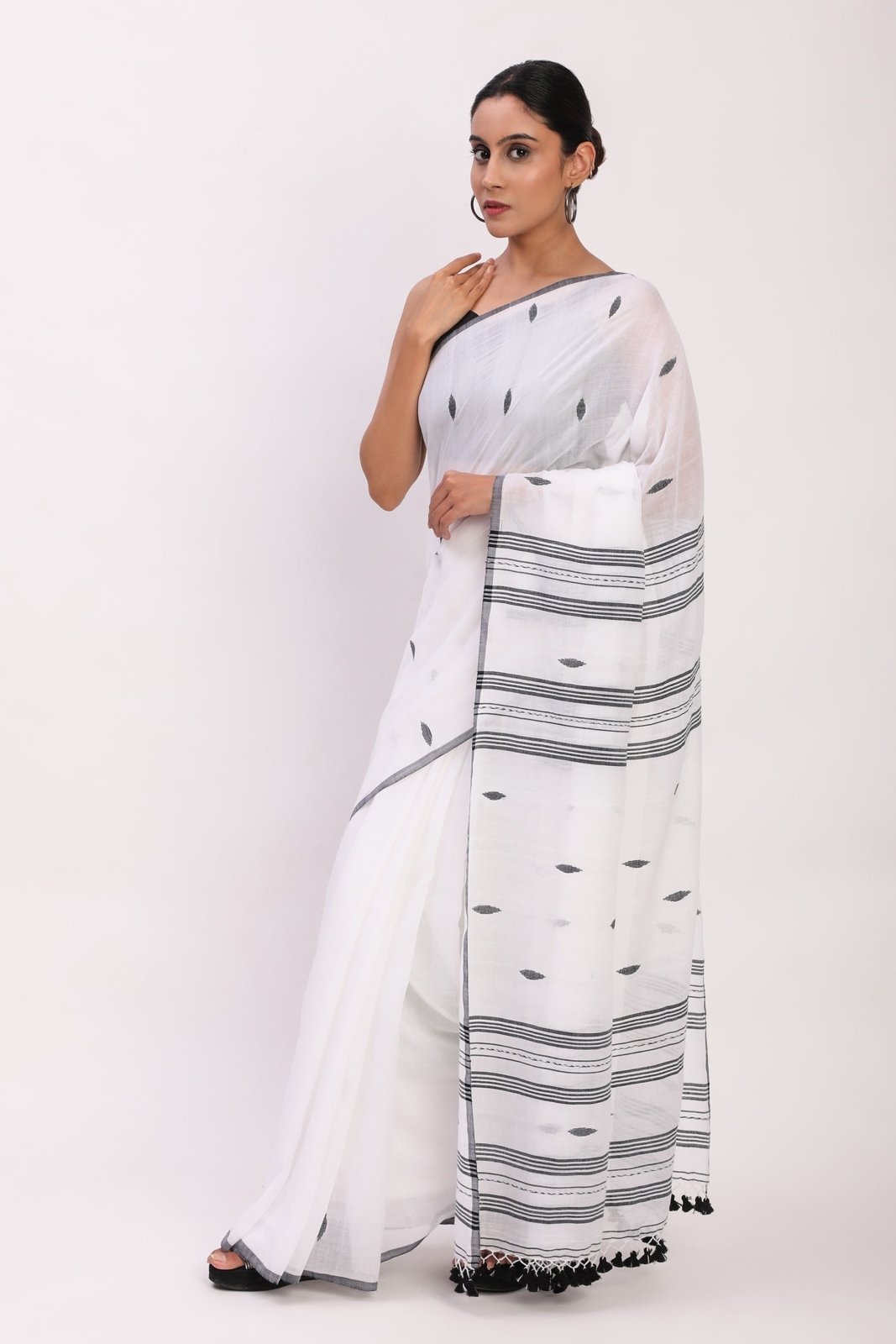 The Quiet Frame | Mul Cotton | Indidha Saree
