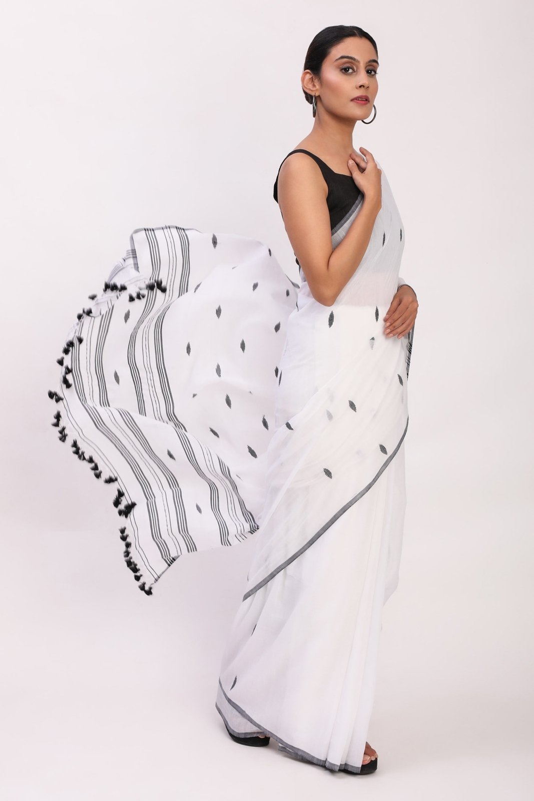 The Quiet Frame | Mul Cotton | Indidha Saree