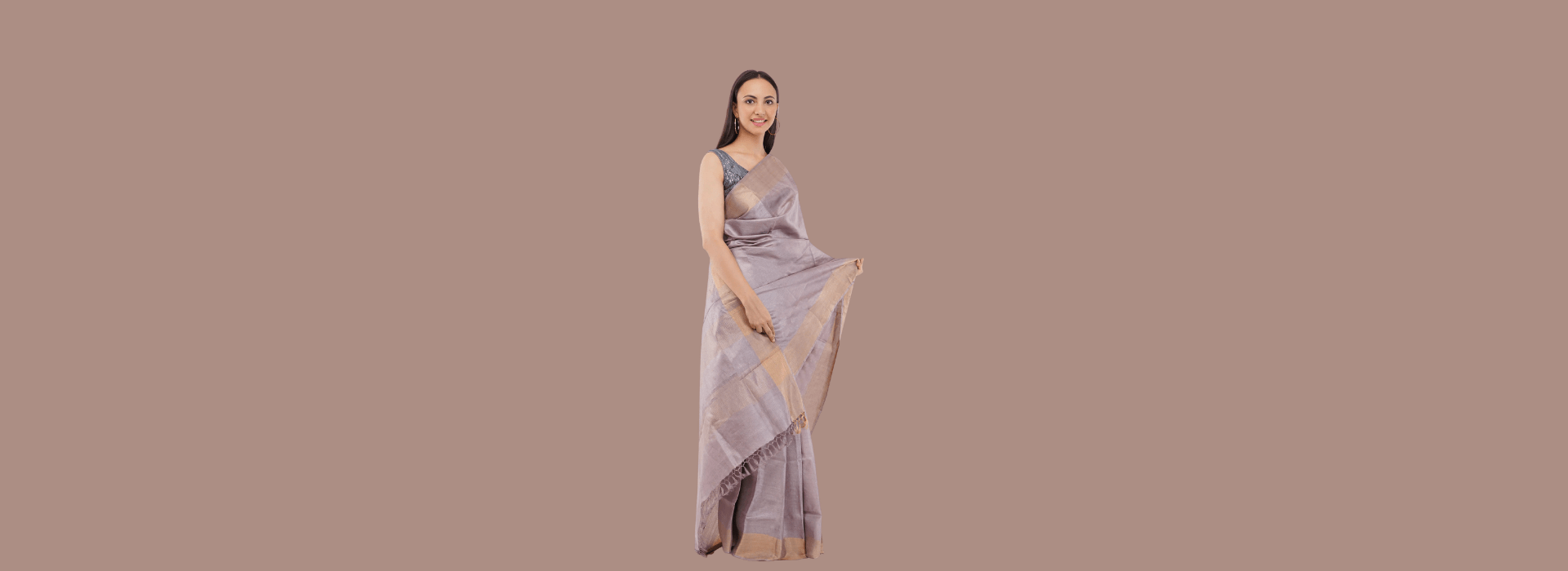 Best Accessories to Pair with Traditional Sarees.
