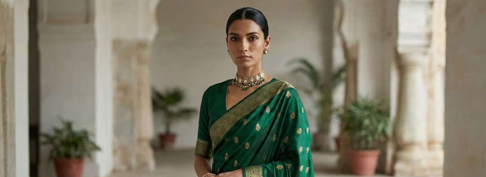 10 Iconic Bollywood Saree Looks That Still Inspire Modern Saree Styling