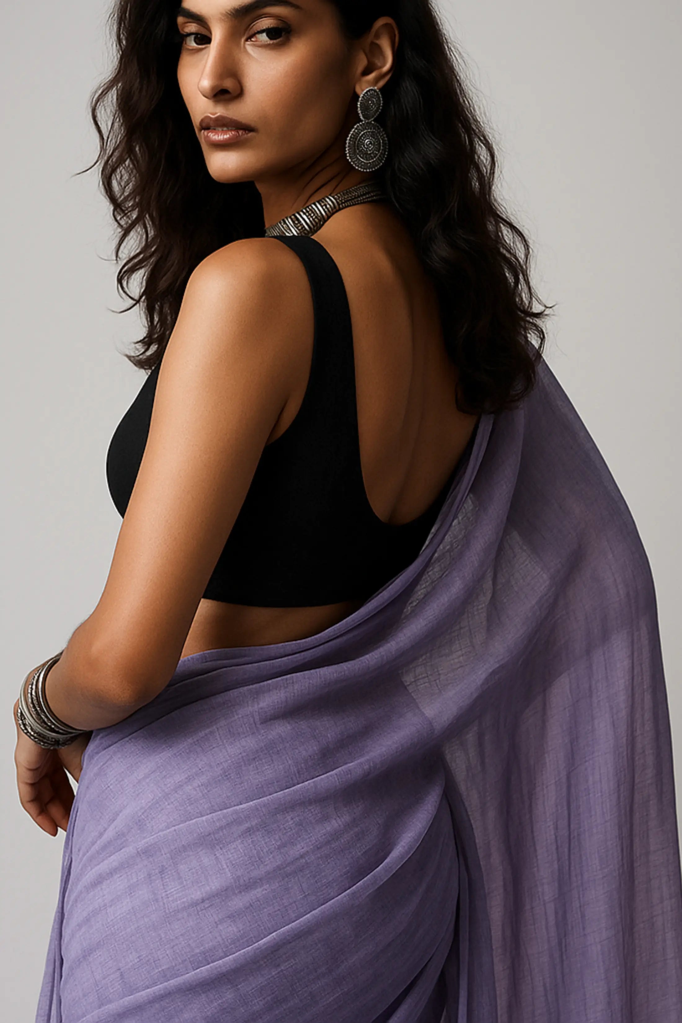 KIRDAAR | Mul Cotton | Indidha Saree -  Shop Our Mul Cotton Saree for Modern Traditional Elegance  Kirdaar mul cotton saree is a reflection of strength & grace, woven into a beautiful, soft drape. Shop Indidha now!