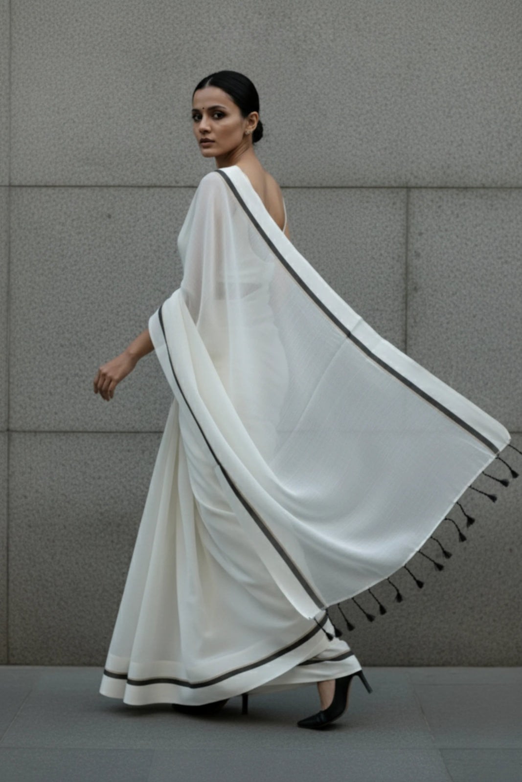 City Monochrome | Mul Cotton | Indidha Saree