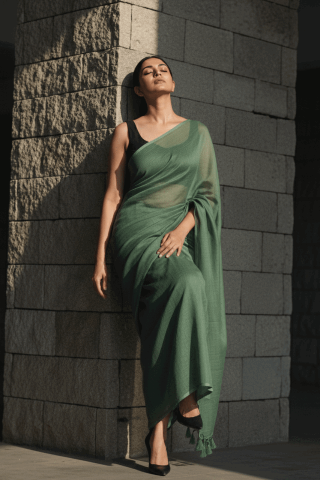 Dark Grace | Mul Cotton | Indidha Saree