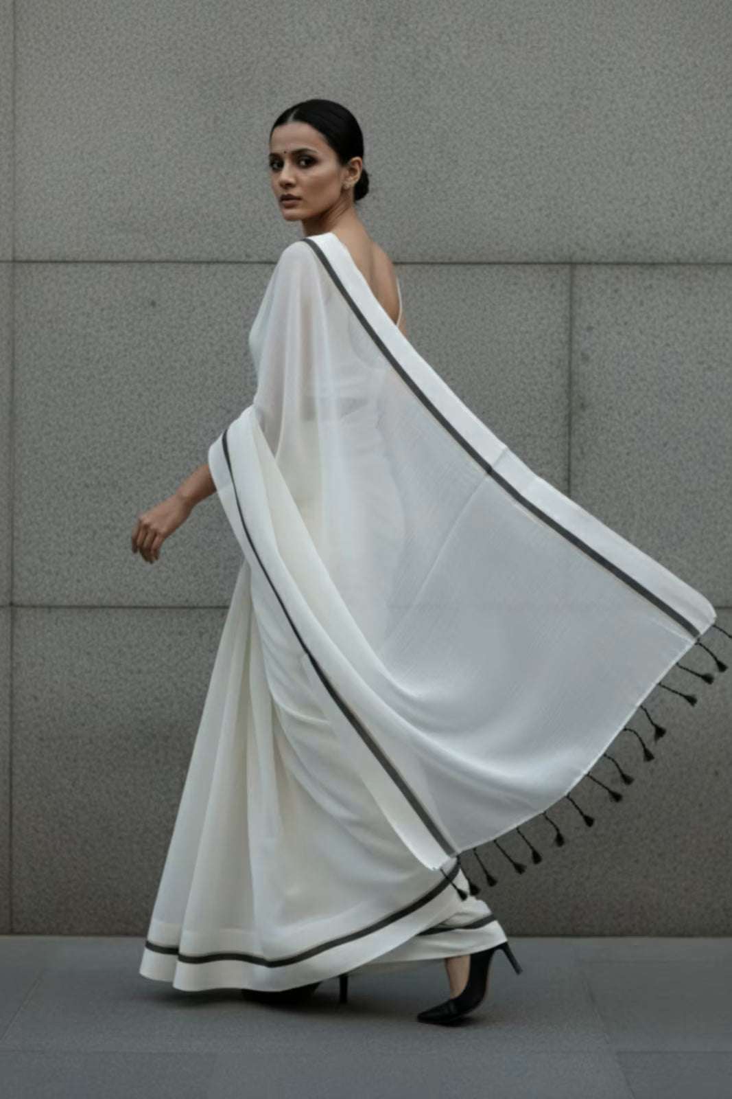 City Monochrome | Mul Cotton | Indidha Saree