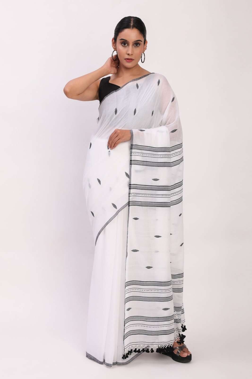 The Quiet Frame | Mul Cotton | Indidha Saree